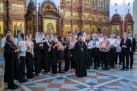 В хабаровском храме школьники сняли поздравительный ролик для воинов СВО