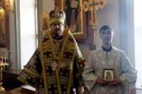 Правящий архиерей совершил диаконскую хиротонию в Неделю Крестопоклонную