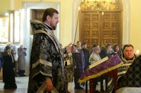 Глава Приамурской митрополии совершил чинопоследование с чтением акафиста Страстям Христовым в Спасо-Преображенском кафедральном соборе