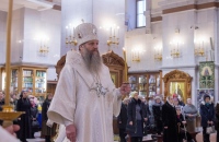 В канун праздника Сретения Господня митрополит Артемий возглавил Всенощное бдение в Спасо-Преображенскогом кафедральном соборе