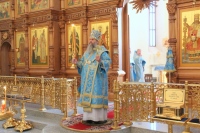 Митрополит Артемий совершил Божественную литургию в храме святой преподобномученицы Елизаветы