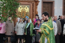 Божественная Литургия в Спасо-Преображенском соборе в день Святой Троицы. 12 июня 2011г.