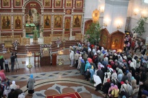 Божественная Литургия в Спасо-Преображенском соборе в день Святой Троицы. 12 июня 2011г.