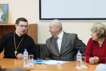 Круглый стол «Перспективы взаимодействия священника и врача психиатра» в ХДС 16 мая 2016 г.