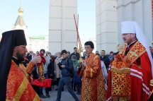 Встреча Благодатного огня в Спасо-Преображенском кафедральном соборе 17 апреля 2017 г.