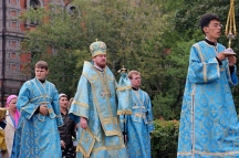 Божественная литургия в праздник успения Пресвятой Богородицы в Градо-Хабаровском соборе Успения Божией Матери 28 августа 2017 г.