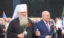 Митрополит Артемий принял участие в торжественной церемонии возложения венков и цветов к Вечному огню. 3 сентября 2026 г. Митрополит Артемий принял участие в торжественной церемонии возложения венков и цветов к Вечному огню. 3 сентября 2026 г.